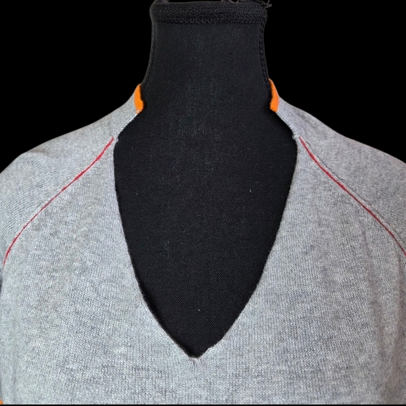 Zaket & Plover Gray V-Neck Sweater with Orange and White Heart Accents Size S - Picture 3 of 6
